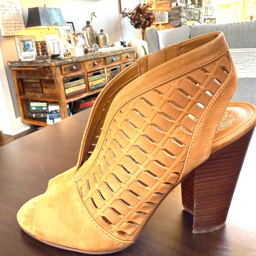 VINCE CAMUTO Tan Suede Sandals - Size 8.5 - Picture 1 of 16